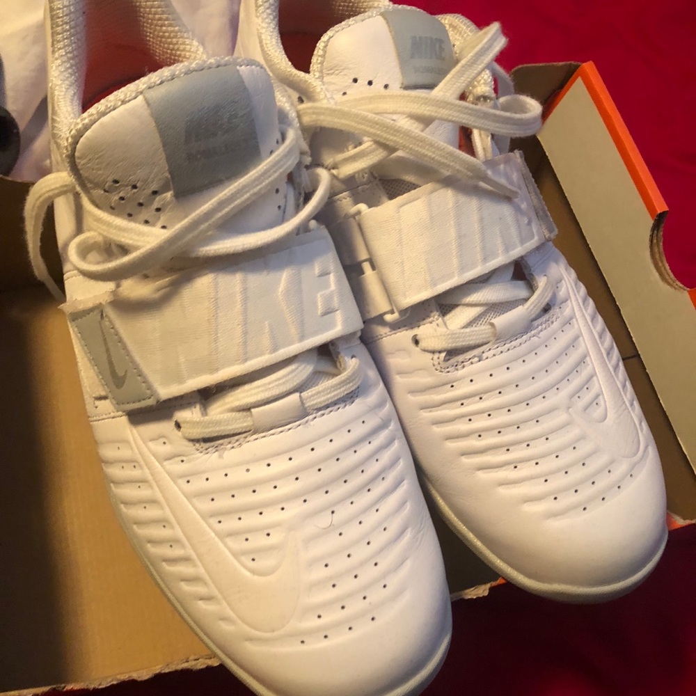 Men’s Nike shoes